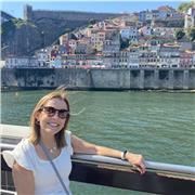 Psicopedagoga da apoyo a alumnos de preescolar y primaria en inglés, francés y español